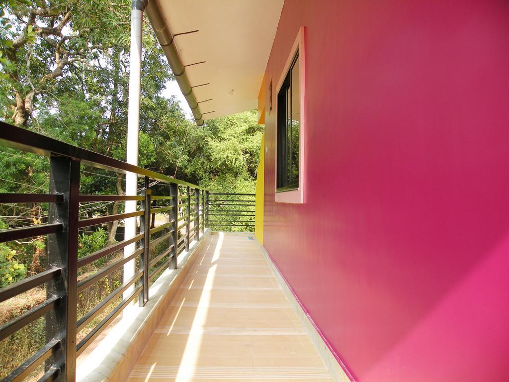 Sai Guru Guest House أنجونا الغرفة الصورة