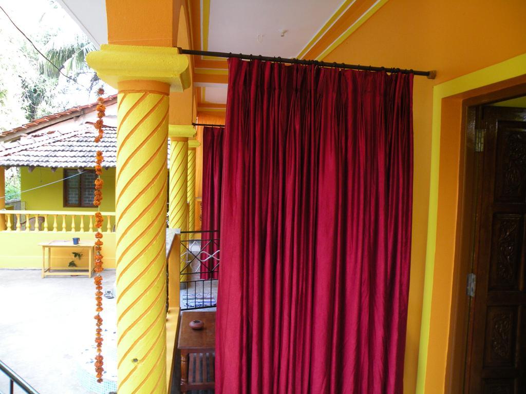 Sai Guru Guest House أنجونا الغرفة الصورة